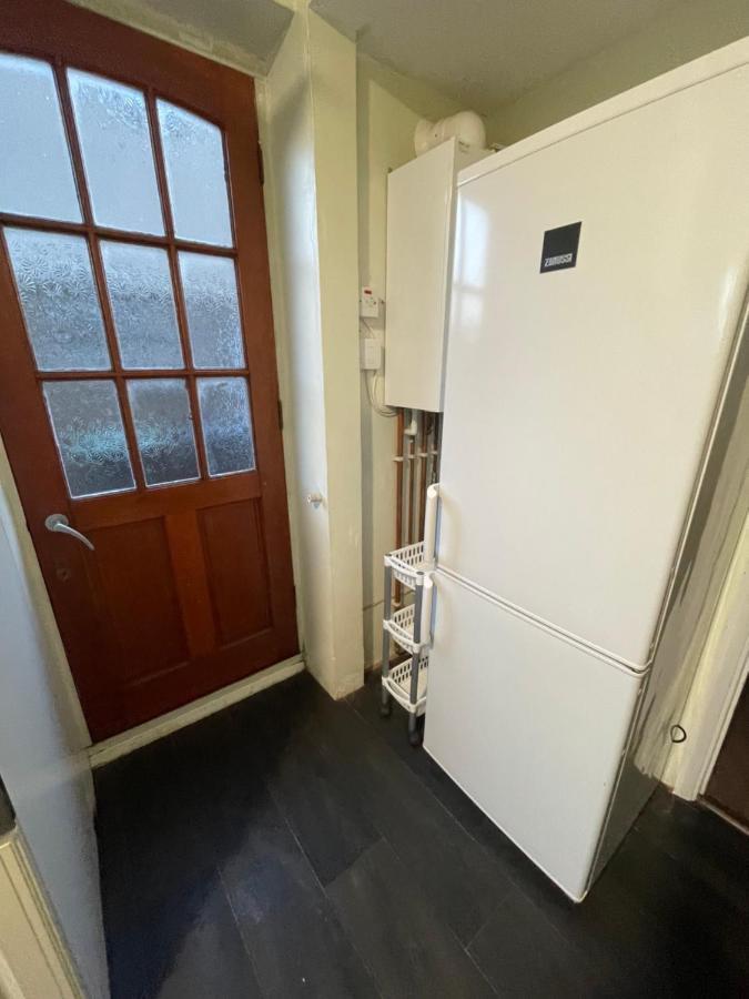 Holiday home Wardown Place - Spacious 3 Bed House Available For Short Term Or Long Term *